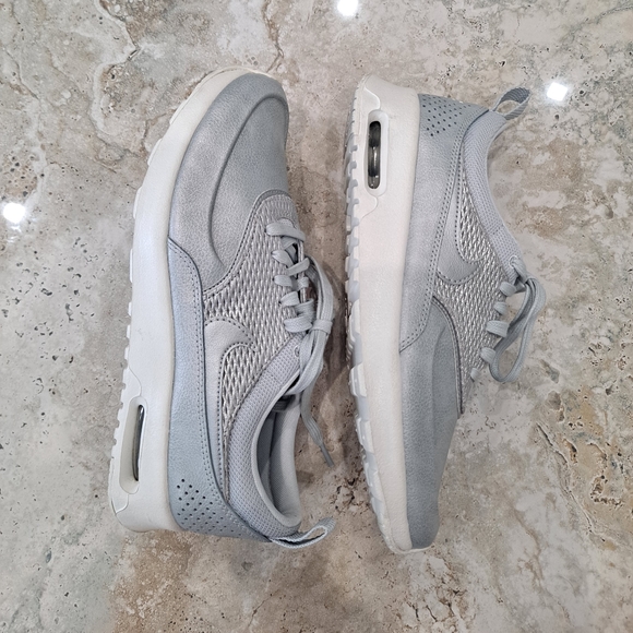 Women's Nike Air Max Thea Premium Metallic Sz 8 - Picture 4 of 7